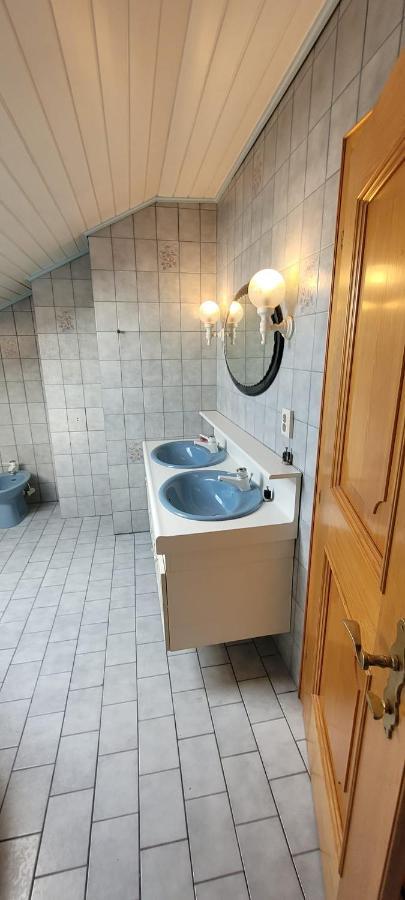 Ferienzimmer / Monteurzimmer Neumarkt Am Wallersee Buitenkant foto