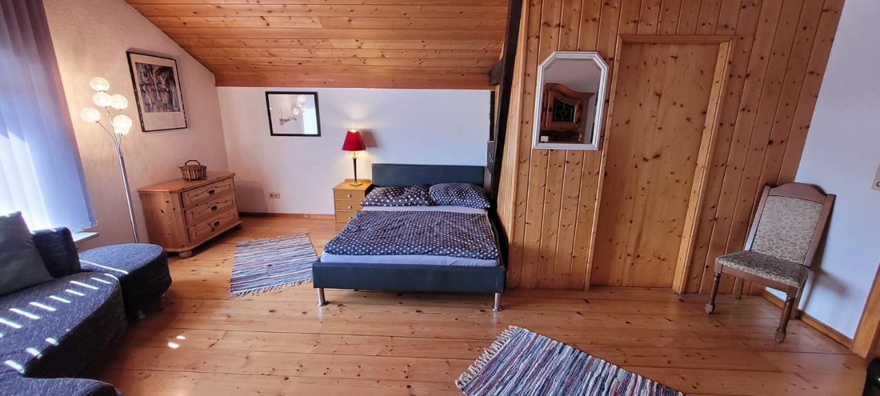 Ferienzimmer / Monteurzimmer Neumarkt Am Wallersee Buitenkant foto